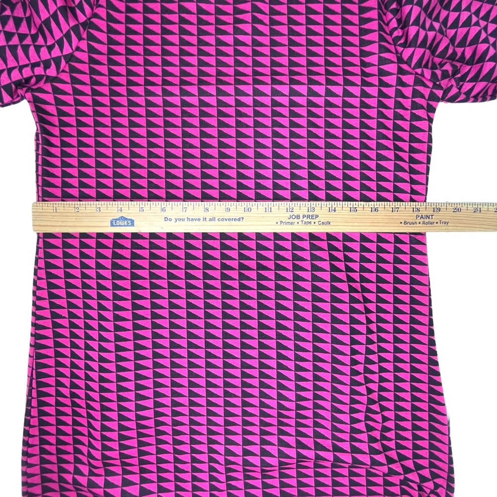 Tyler Boë Pink and Black Geo Print Knit Shift Dress Size Medium - Picture 9 of 12